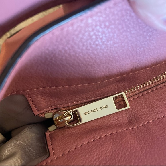 ***SOLD***Michael Kors Evie large pebble shoulder bag Soft Rose ~ NWOT - Picture 4 of 8